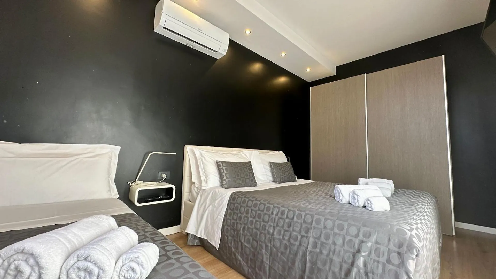 Ottomood B&B And Apartments Tremestieri Etneo Bed & Breakfast