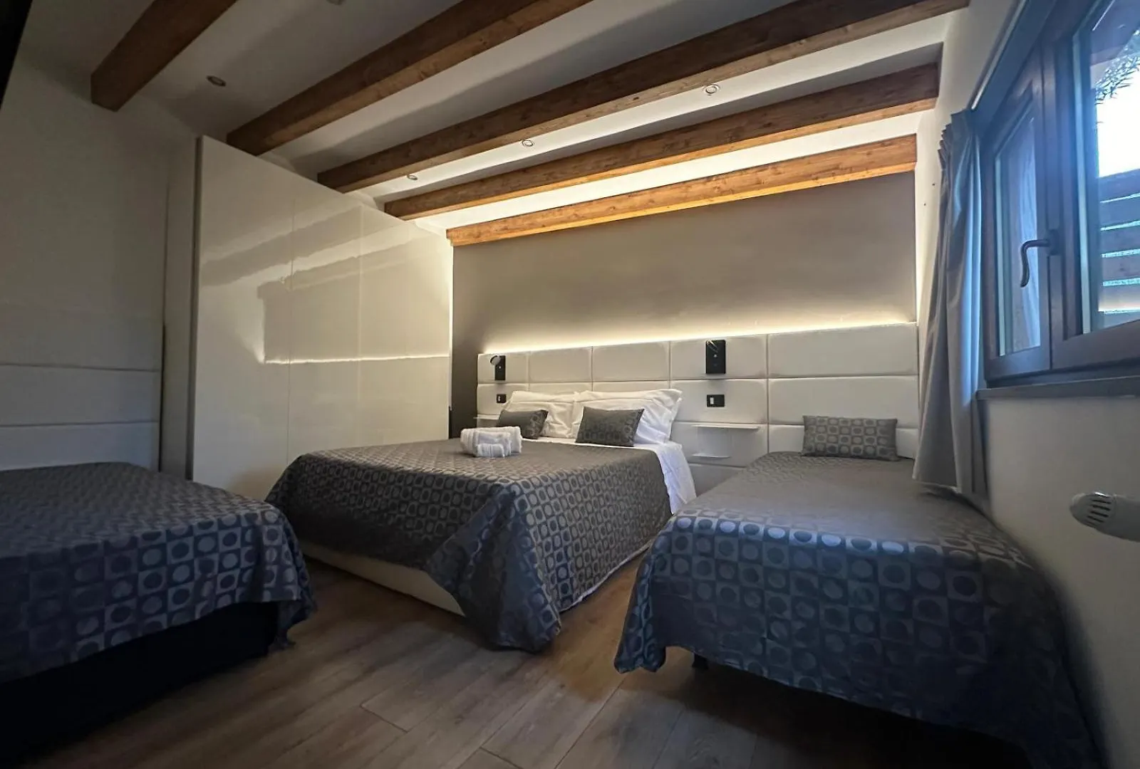 Ottomood B&B And Apartments Tremestieri Etneo 3*,