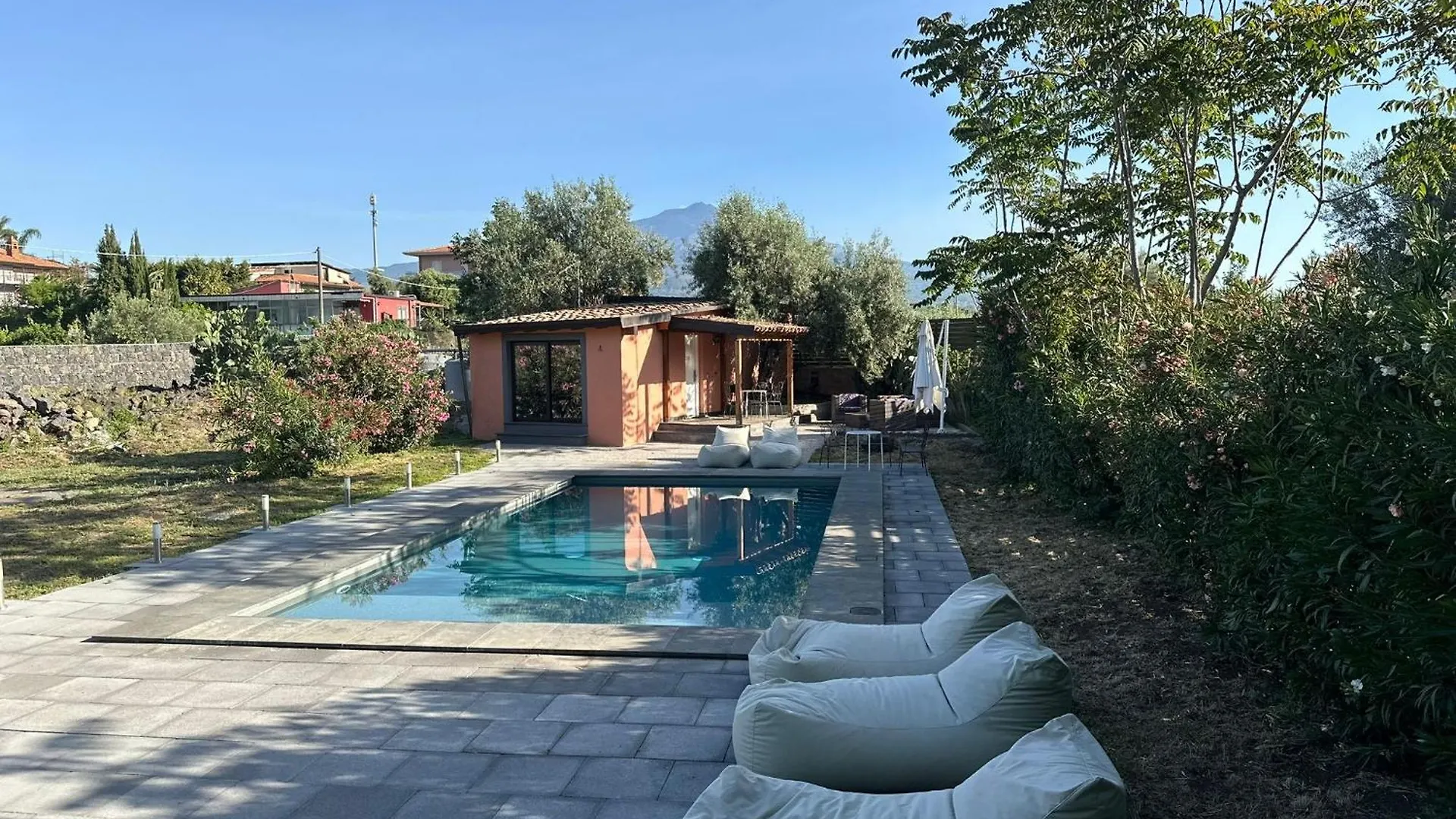 *** Bed & Breakfast Ottomood B&B And Apartments Tremestieri Etneo Italien
