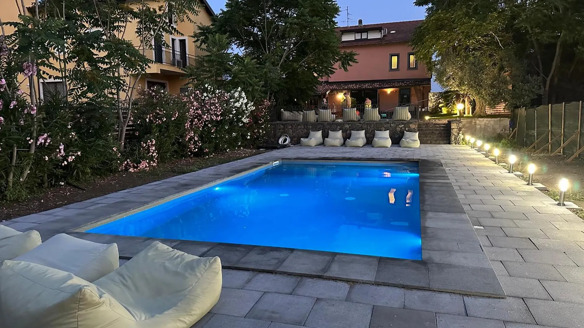 Ottomood B&B And Apartments Tremestieri Etneo Bed & Breakfast