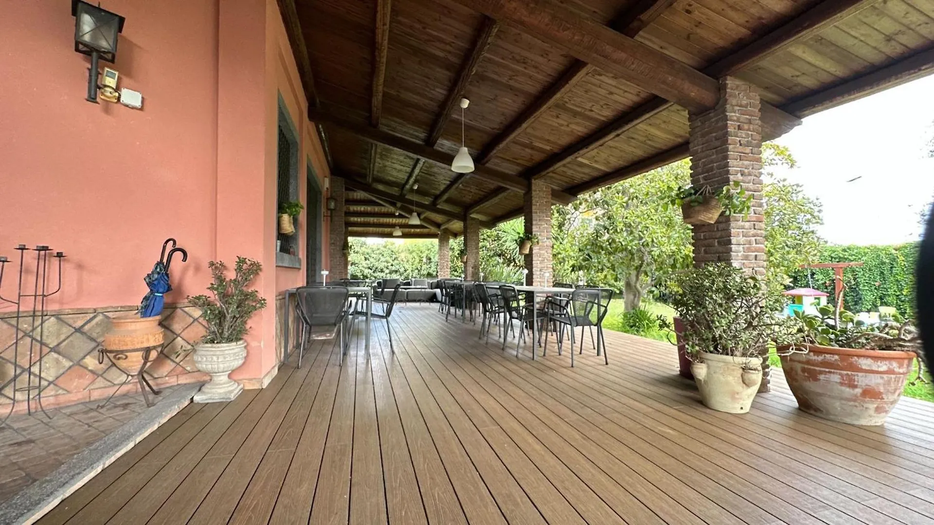 Ottomood B&B And Apartments Tremestieri Etneo Bed and Breakfast