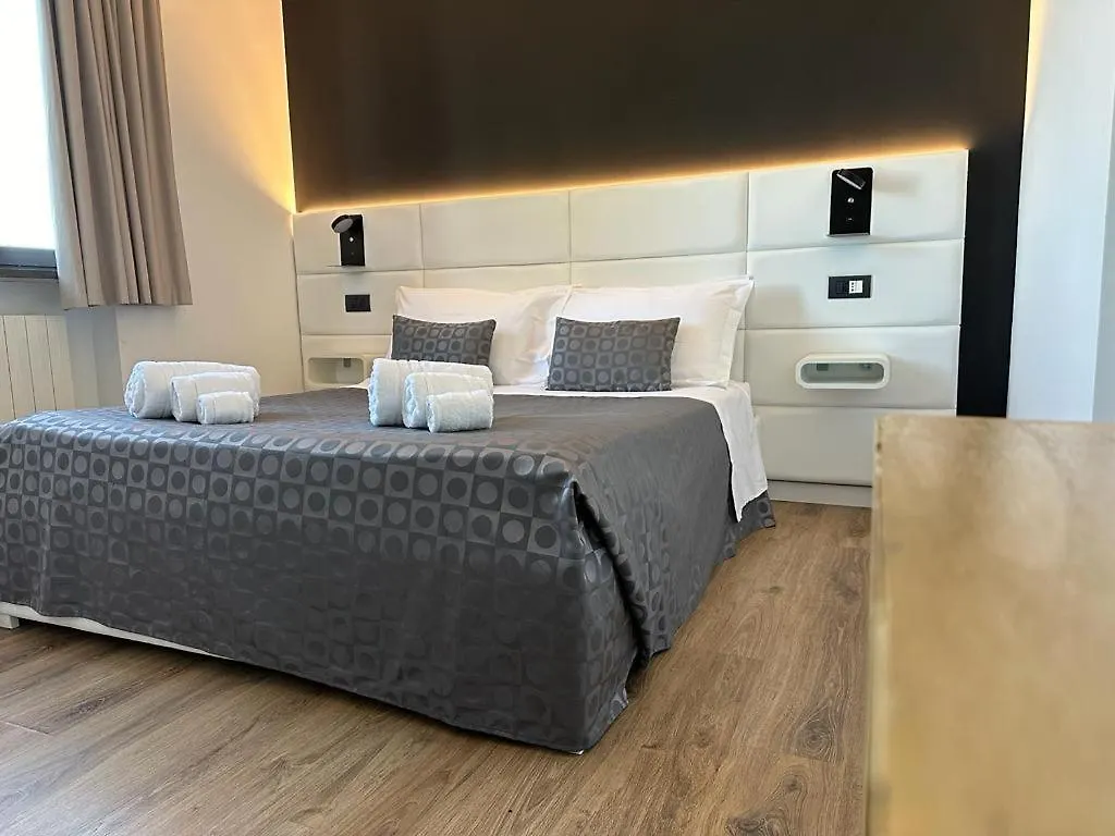 Ottomood B&B And Apartments Tremestieri Etneo Bed and Breakfast