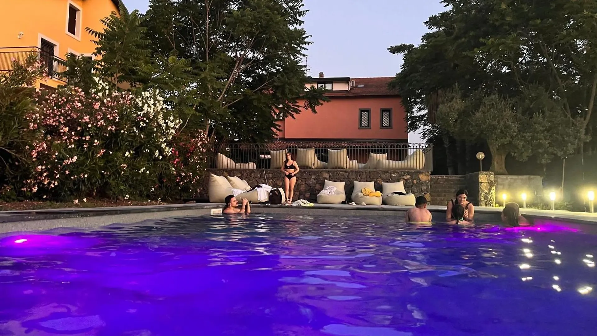 Ottomood B&B And Apartments Tremestieri Etneo Bed and Breakfast