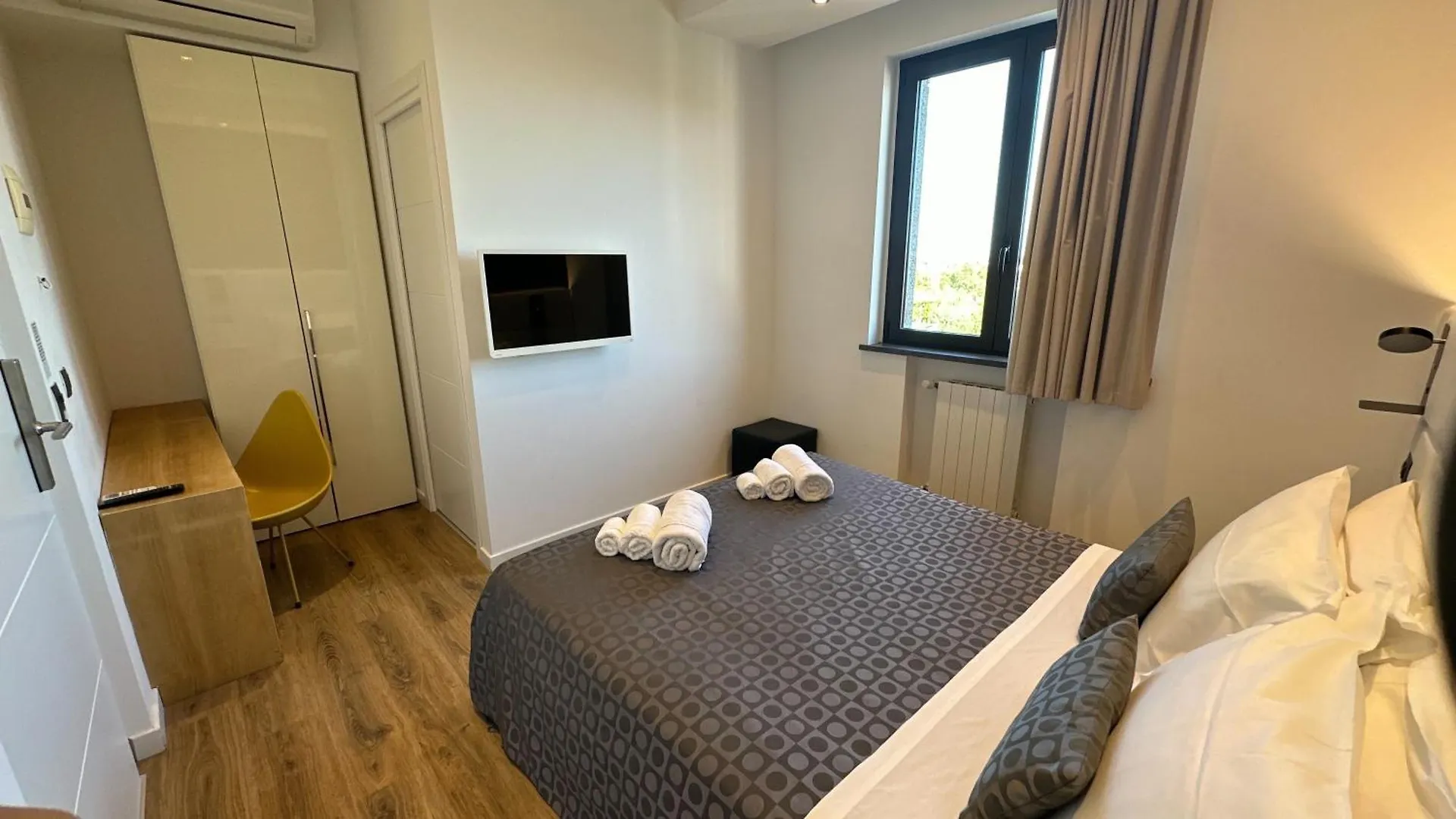 Ottomood B&B And Apartments Tremestieri Etneo