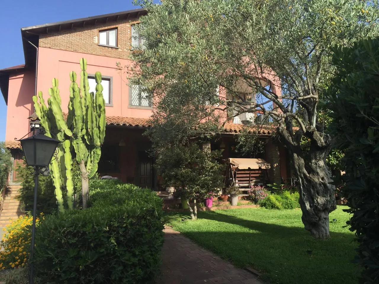 Ottomood B&B And Apartments Tremestieri Etneo Italien